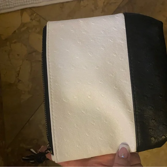 SkinMedica cosmetics bag - Picture 5 of 7